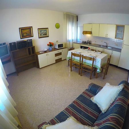 Caorle Economy Apartments Zimmer foto